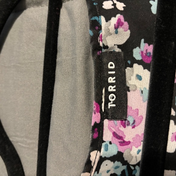 Torrid Black Print Shirt with Pink and Blue Floral Pattern - Picture 5 of 5